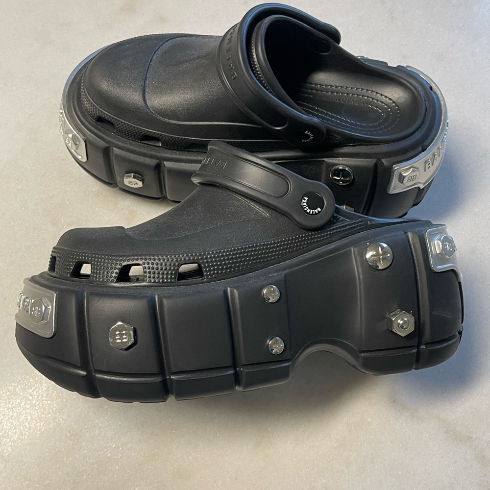 Balenciaga crocs size Men’s 10